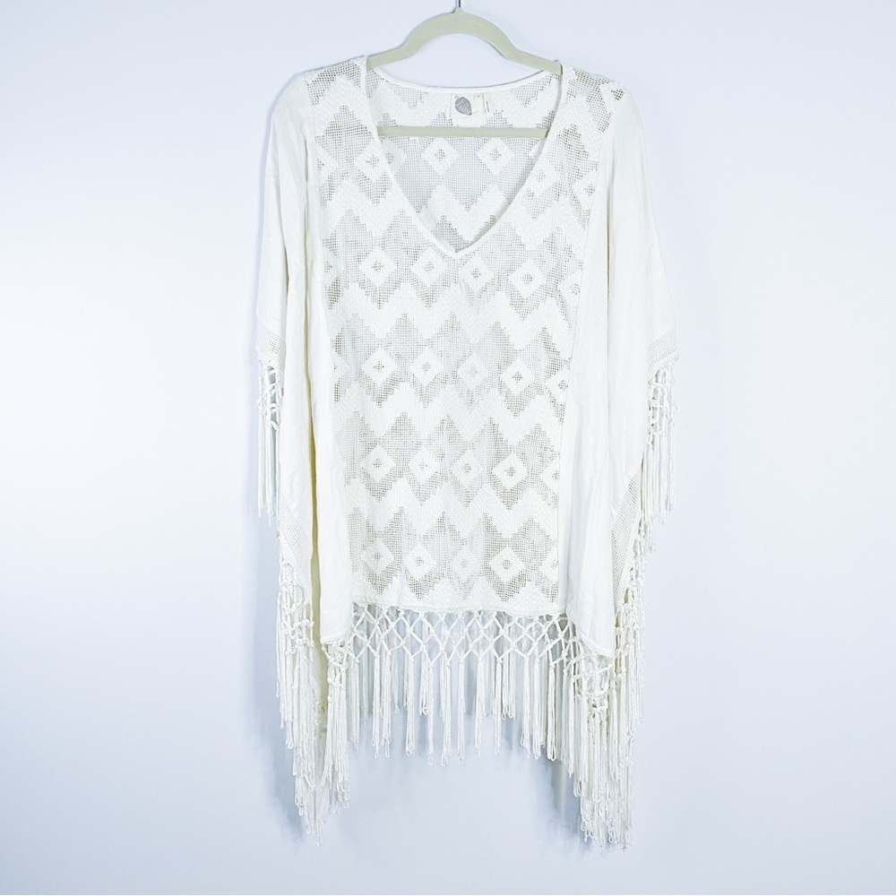 Lilka - White Fringe Poncho